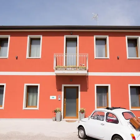 Pensionat Bella Onda Tessera